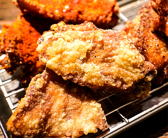 鶏ハウスの人気ナンバー1!手羽先の香味唐揚